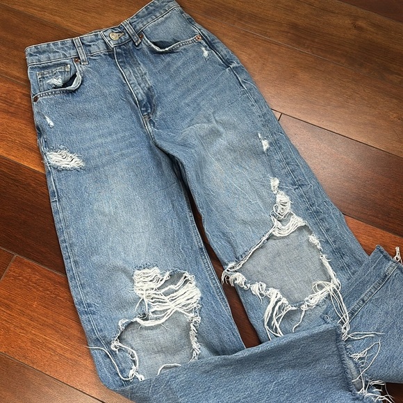 Zara High Rise 90s Distressed Jeans Medium Wash Size 2 - Picture 1 of 8